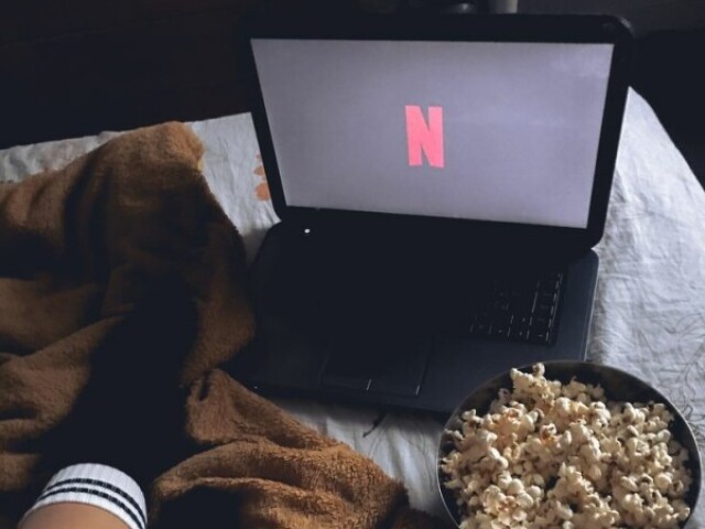 Assistir netflix em casa