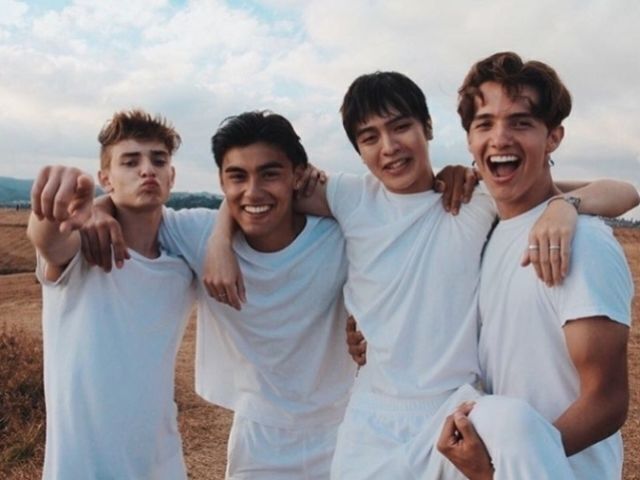 meninos NOW UNITED