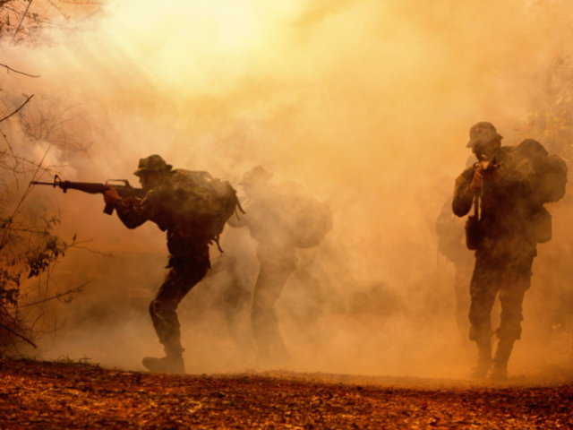 Violência contra os povos através de guerras e repressão