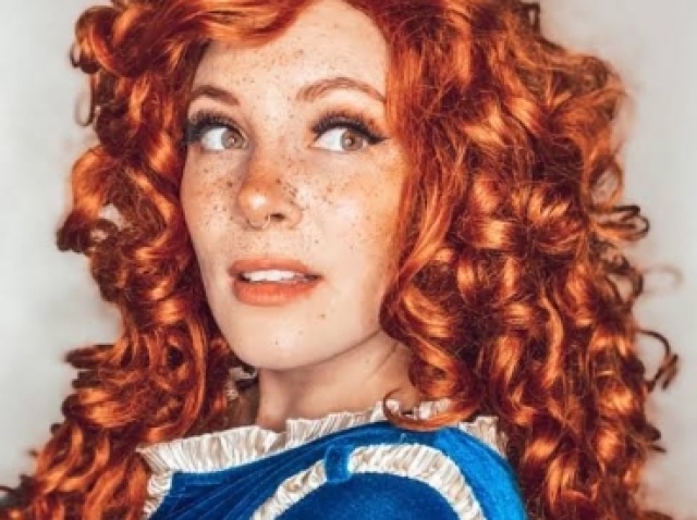 Merida com olhos castanhos