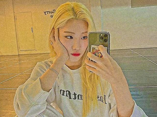 • Kim Lip