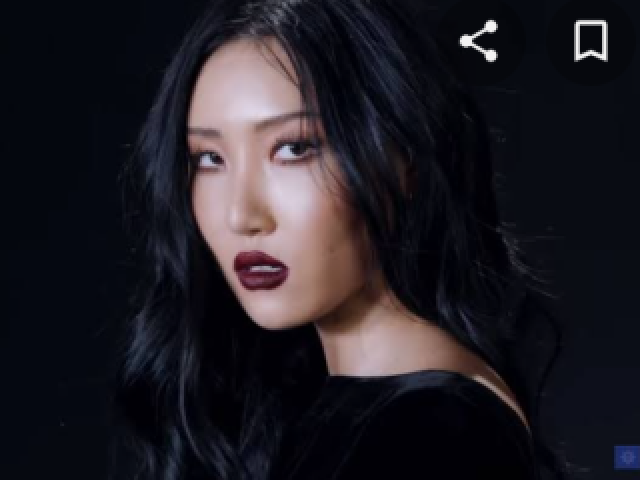 Hwasa (mamamoo)