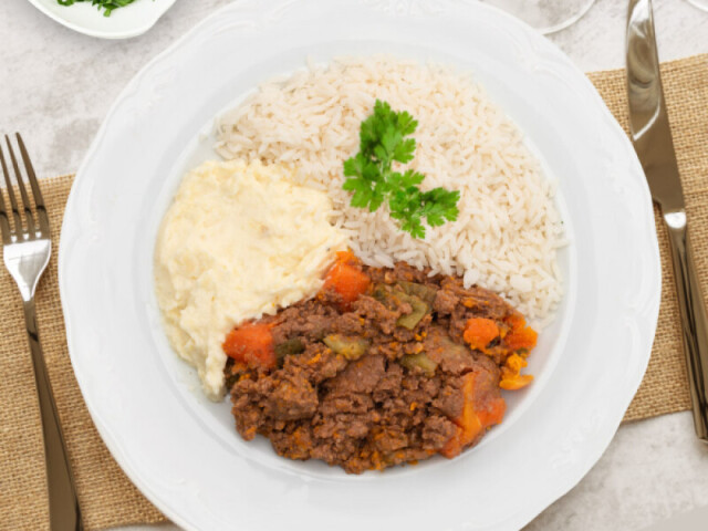 CARNE MOÍDA, PURI DE BATATA