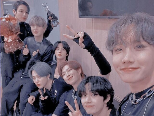 🍜 Crie seu integrante do BTS 🍜