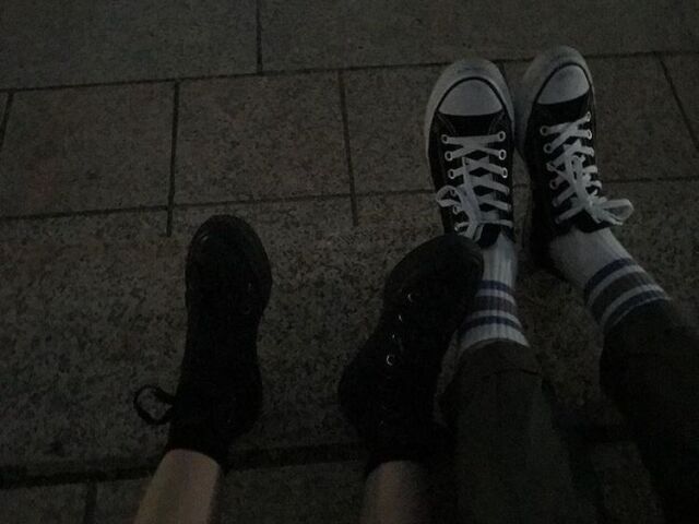 Vibe dark.