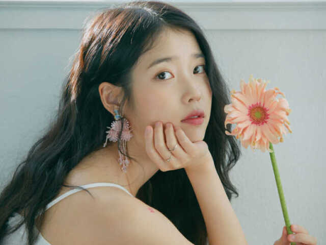 IU