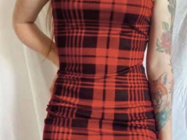 Vestido vermelho com preto