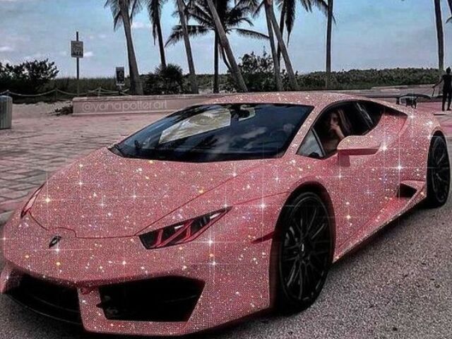 •Um carro