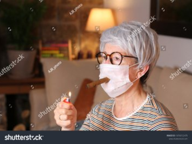 Coloca drogas no café por querer