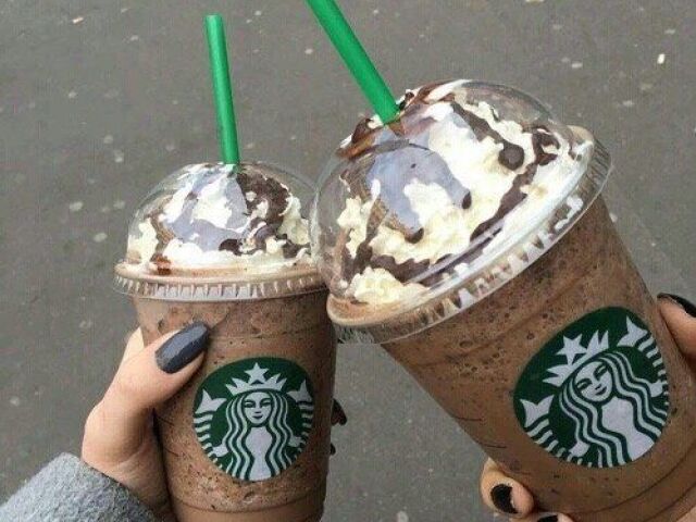 Starbucks! E pedimos dois frappuccinos