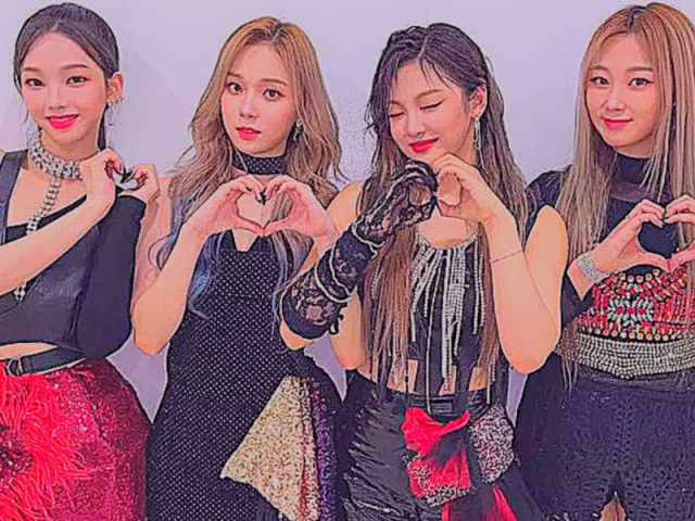•° Responda esse quiz e lhe darei um Outfit do Aespa •° ➡ Parceria com "💜•Blink Lili•💜" ⬅