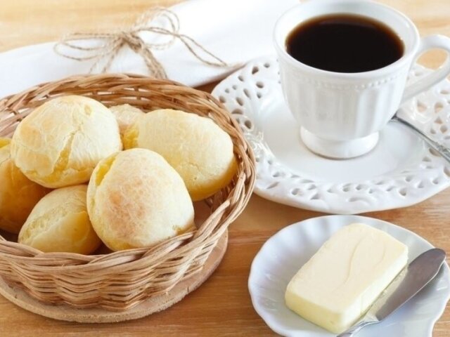 Só um café e pão, não estou com muita fome!