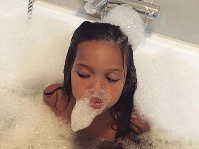 Vc diz no vĂdeo: Gente agora a Joyce tem uma barba KKKKKKKK
