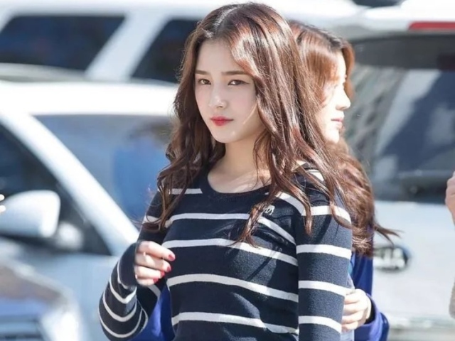 Nancy-momoland