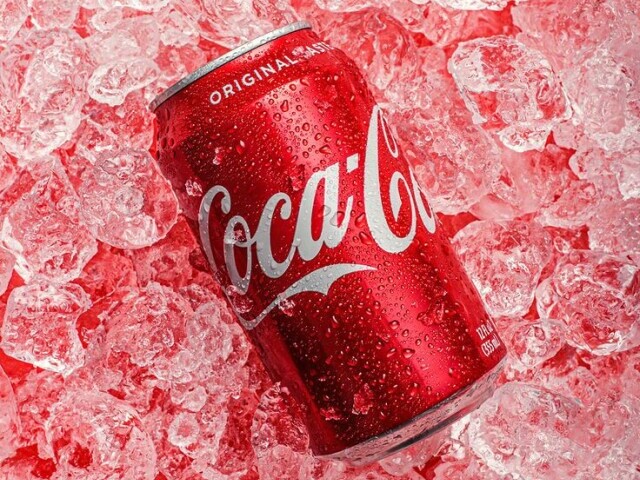 Uma coca cola, claro