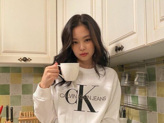 JENNIE