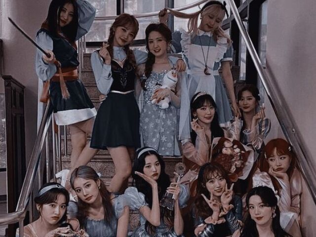 Violeta - IZ*ONE
