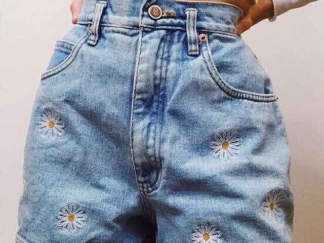 Shorts jeans com estampa de flores