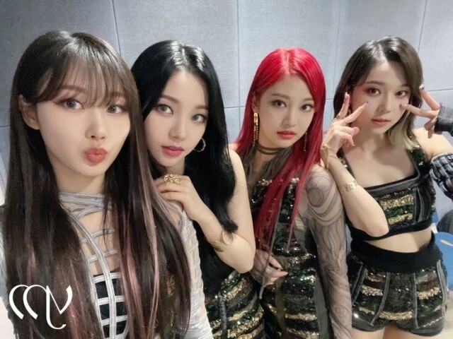 🌹Crie sua vida de k-idol! ✨ (Feminino)