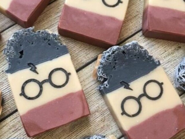 Do harry potter🖤🧡❤️
//N sei se é assim que escreve//