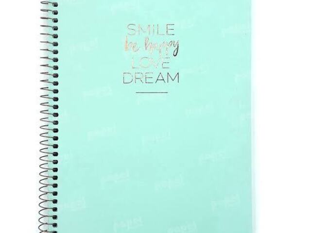 Caderno
Verde-água
"Smile Be Happy Love Dream"