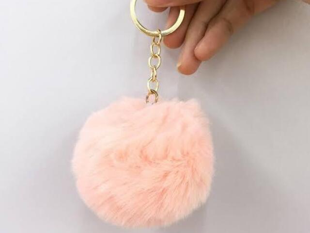 Chaveiro feminino
Pompom
Rosa