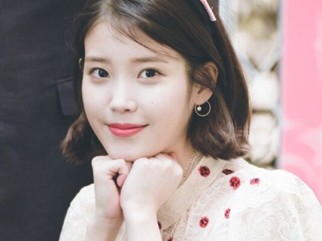 IU