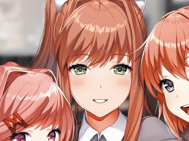 A primeira a morrer foi Sayolii ela se inforcou,a segunda a morrer foi Yuri sendo esfaqueada,depois em terceiro foi Natsuki que morreu com o pescoço quebrado(ou deletada) e por fim Monika q foi deletada pelo o jogador.