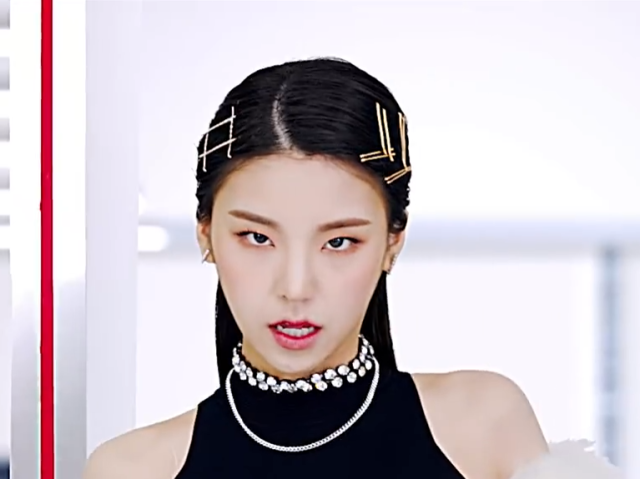 Dalla Dalla (debut)