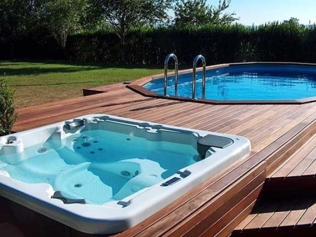 Piscina e Jacuzzi~