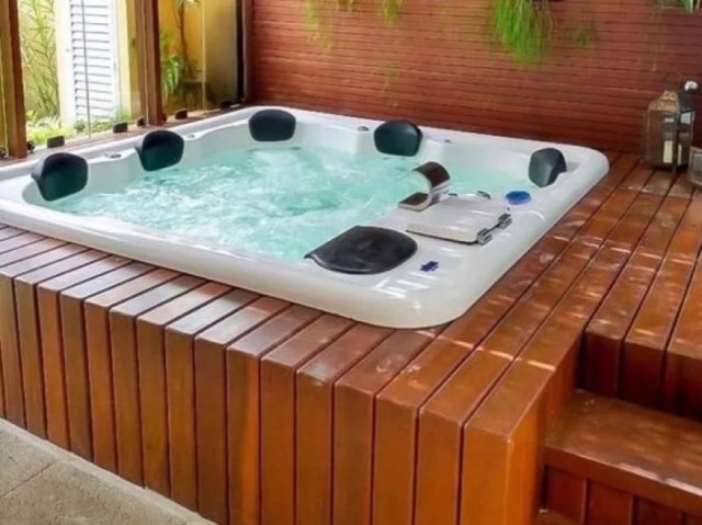 Jacuzzi~