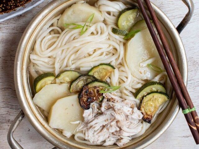 kalguksu (é um tipo de macarrão coreano)