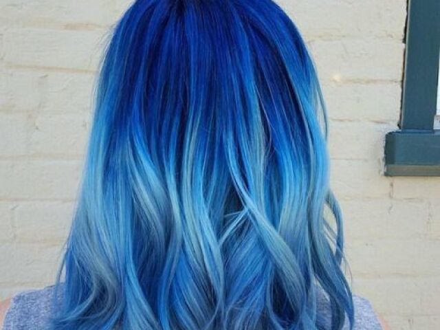 Cabelo curto azul