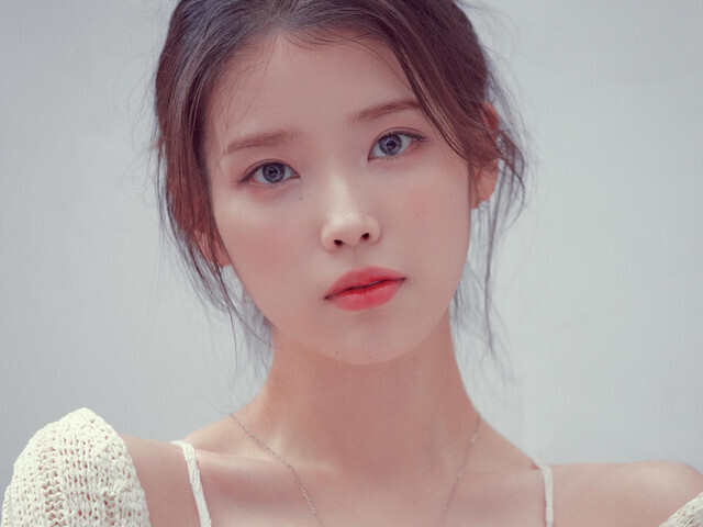 IU