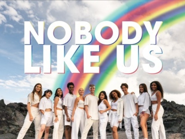 eles de branco em nobody like us