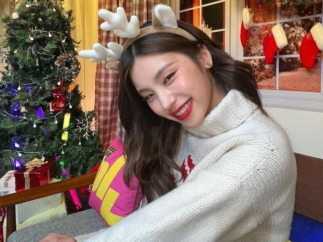 ⸱¤⸒ 𝑸ual a cor do cabelo do idol nessa era?;