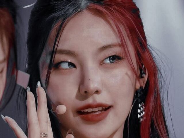 {ᅠ♡ Yeji ♡ᅠ}