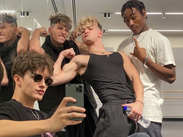 Qual dos garotos do grupo Now United seria o seu namorado?