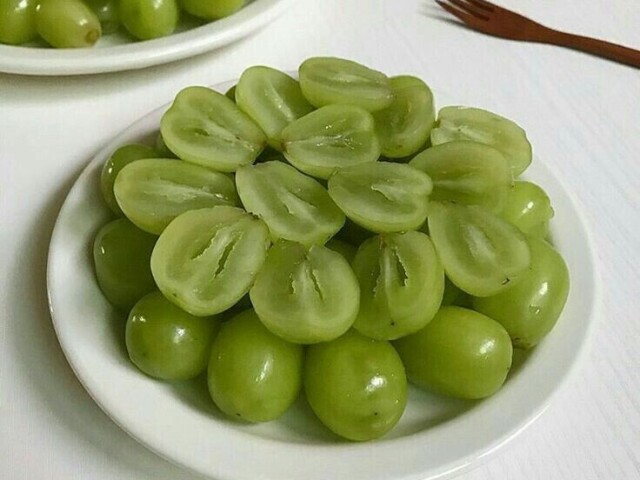 UVAS VERDES