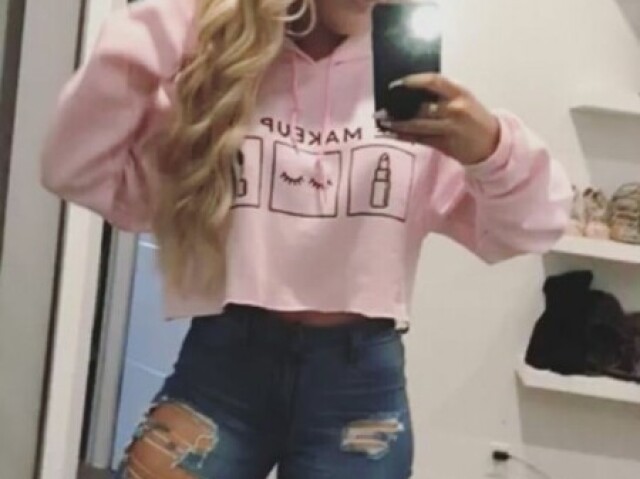 Desculpa pela a imagem
E uma calça