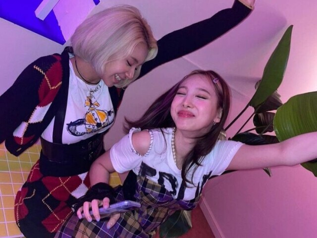 Nayeon ou Chaeyoung