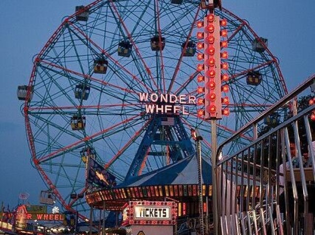 Fomos no parque de diversões.🦋🎡