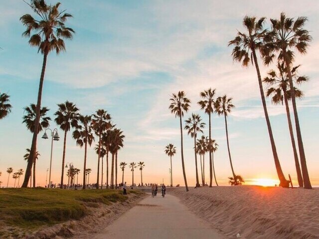 Andar nas ruas da praia