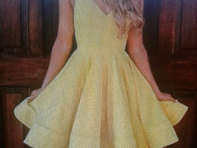 Vestido curto amarelo