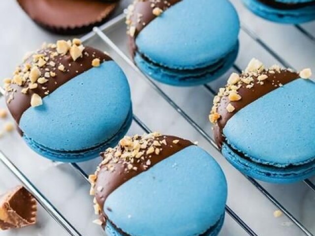 Pode ser vários macarons. Não sei se é assim que se escreve.