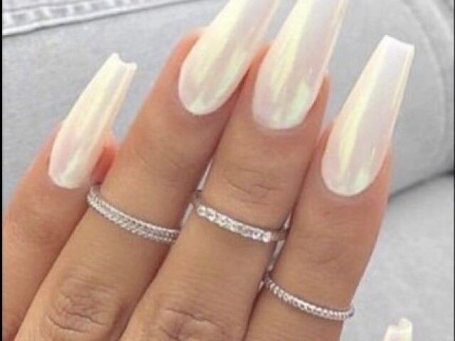 White βͺβͺβͺ