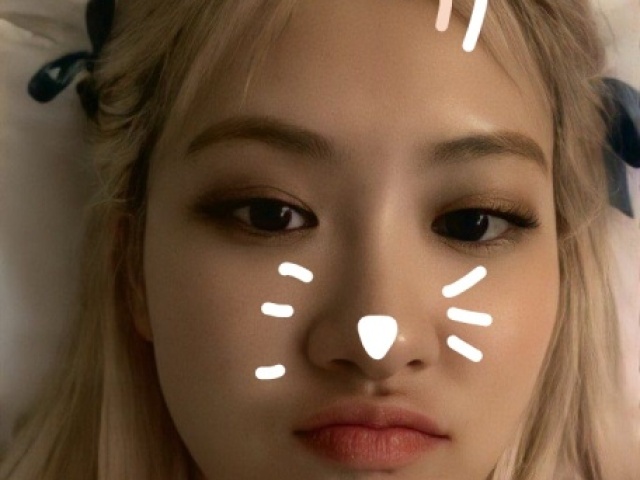 ゚ + ..。 * ゚ + Rosé