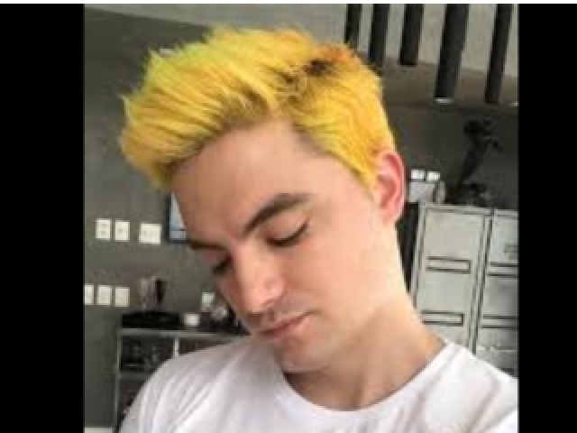 Amarelo