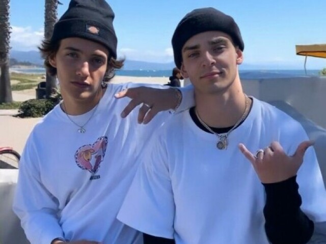 Noah e josh🇺🇸🇨🇦