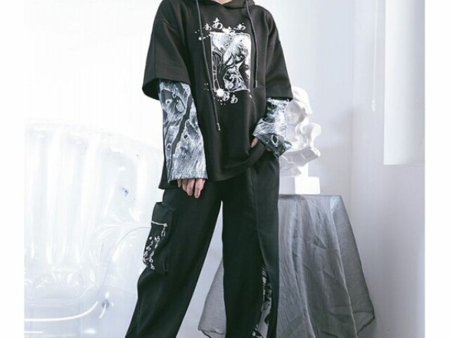 Blusas largas, essa coisas
Dark